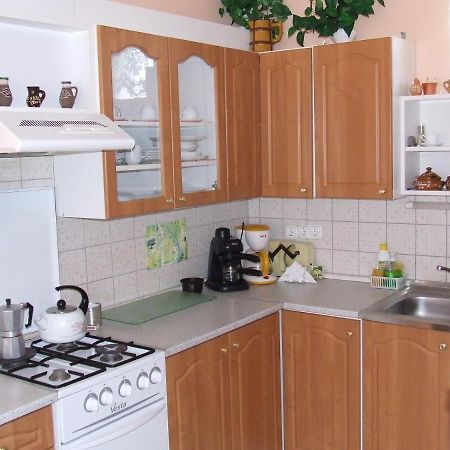 Barbara Apartmanhaz Kehidakustany Luaran gambar