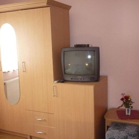 Barbara Apartmanhaz Kehidakustany Luaran gambar