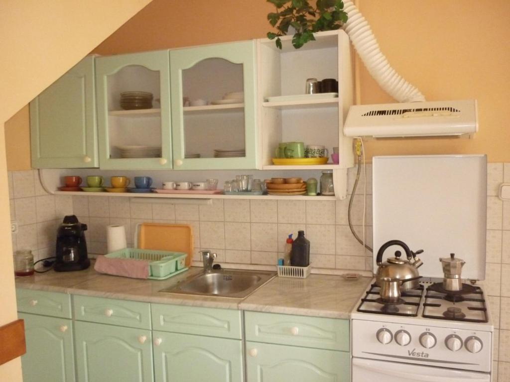 Barbara Apartmanhaz Kehidakustany Luaran gambar