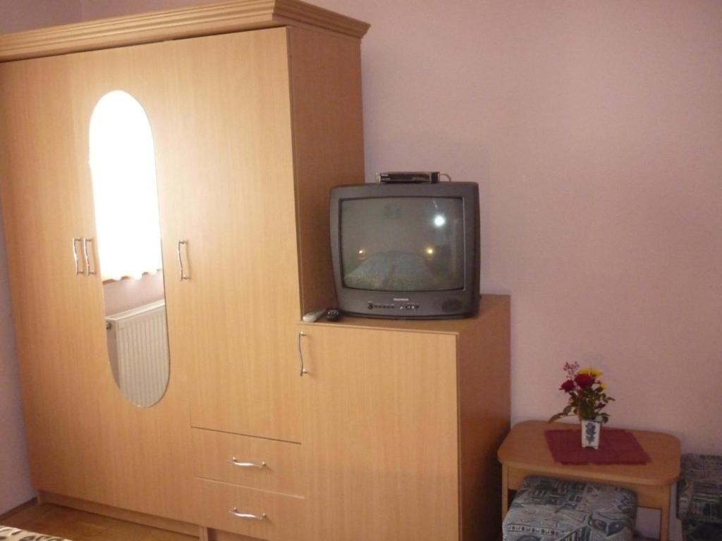 Barbara Apartmanhaz Kehidakustany Luaran gambar