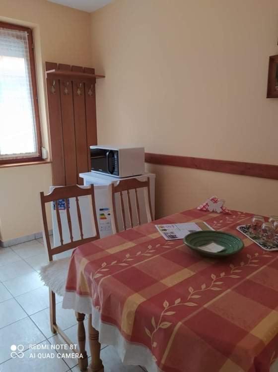 Barbara Apartmanhaz Kehidakustany Luaran gambar