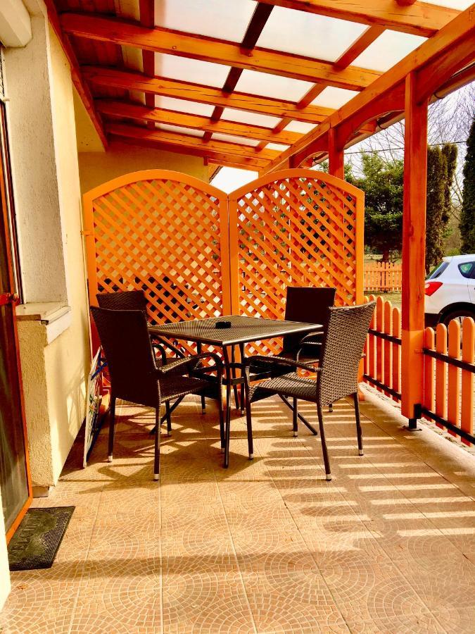 Barbara Apartmanhaz Kehidakustany Luaran gambar