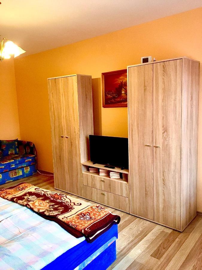 Barbara Apartmanhaz Kehidakustany Luaran gambar