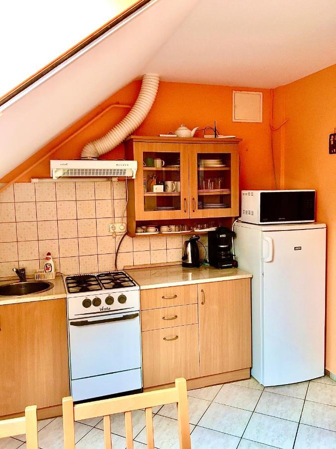 Barbara Apartmanhaz Kehidakustany Luaran gambar