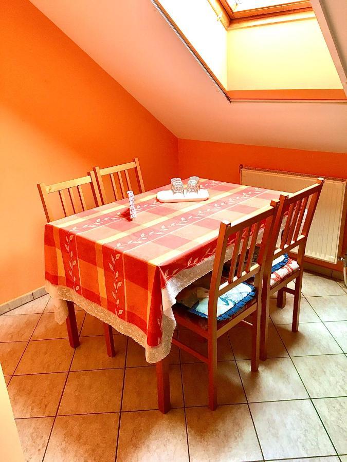 Barbara Apartmanhaz Kehidakustany Luaran gambar