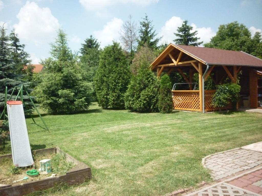 Barbara Apartmanhaz Kehidakustany Luaran gambar